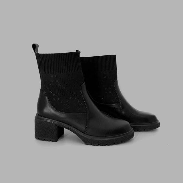Bottines noires avec monogrammes