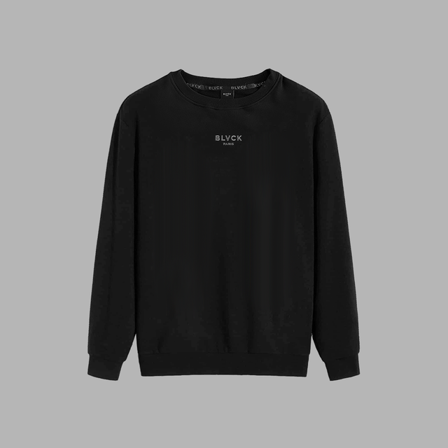 Pull noir avec illustration de crâne