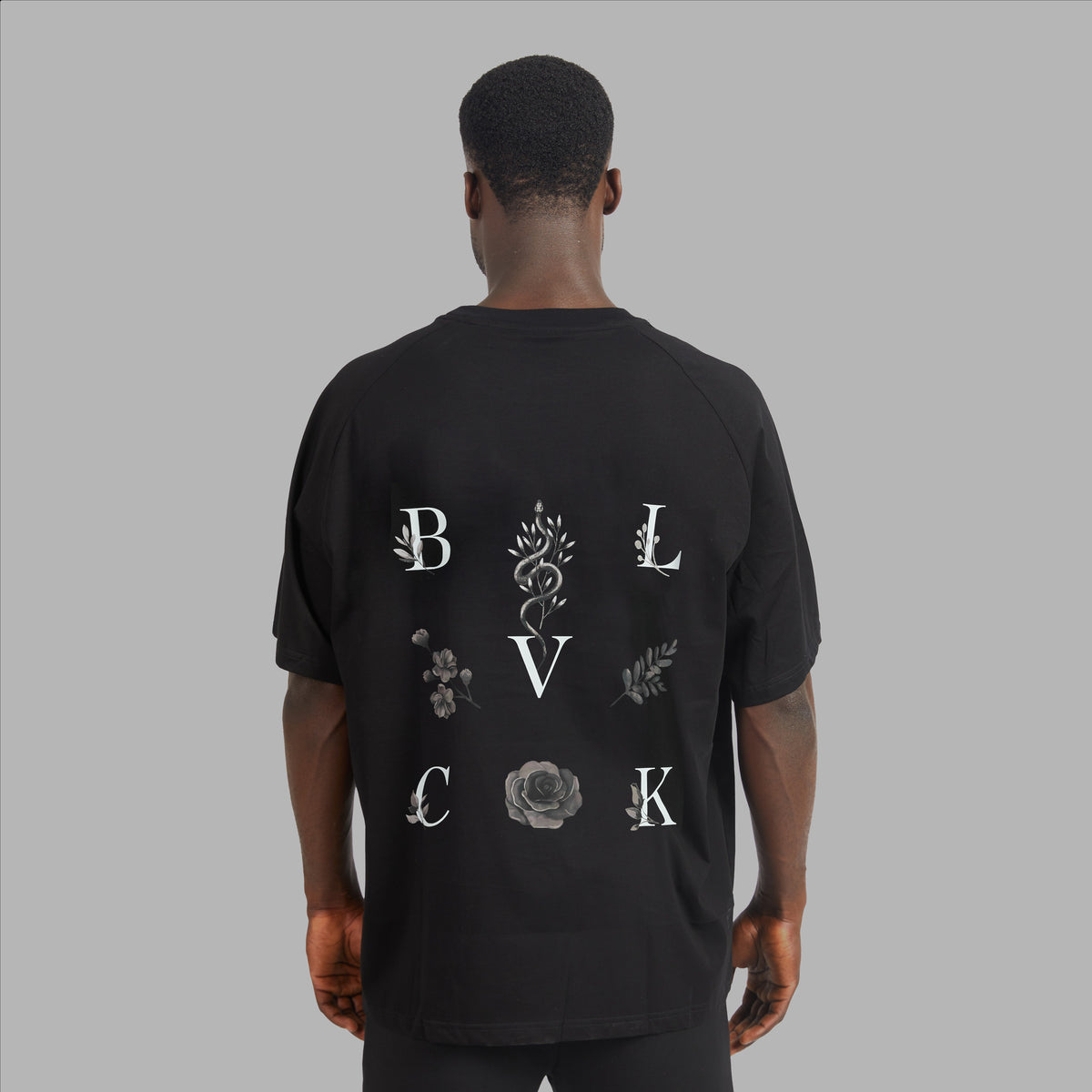 T-shirt noir avec logo floral