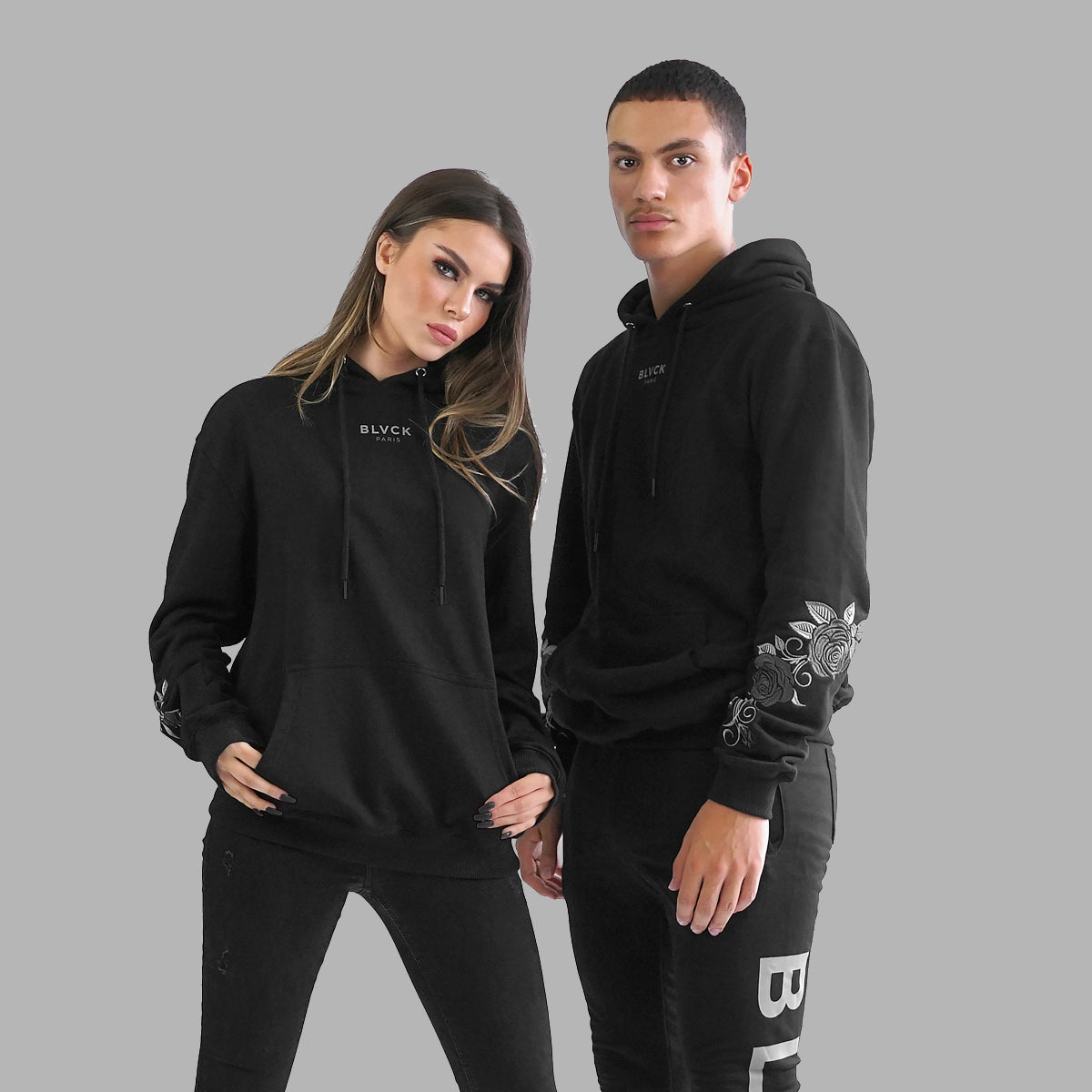 Sweat noir a capuche avec roses Blvck Paris