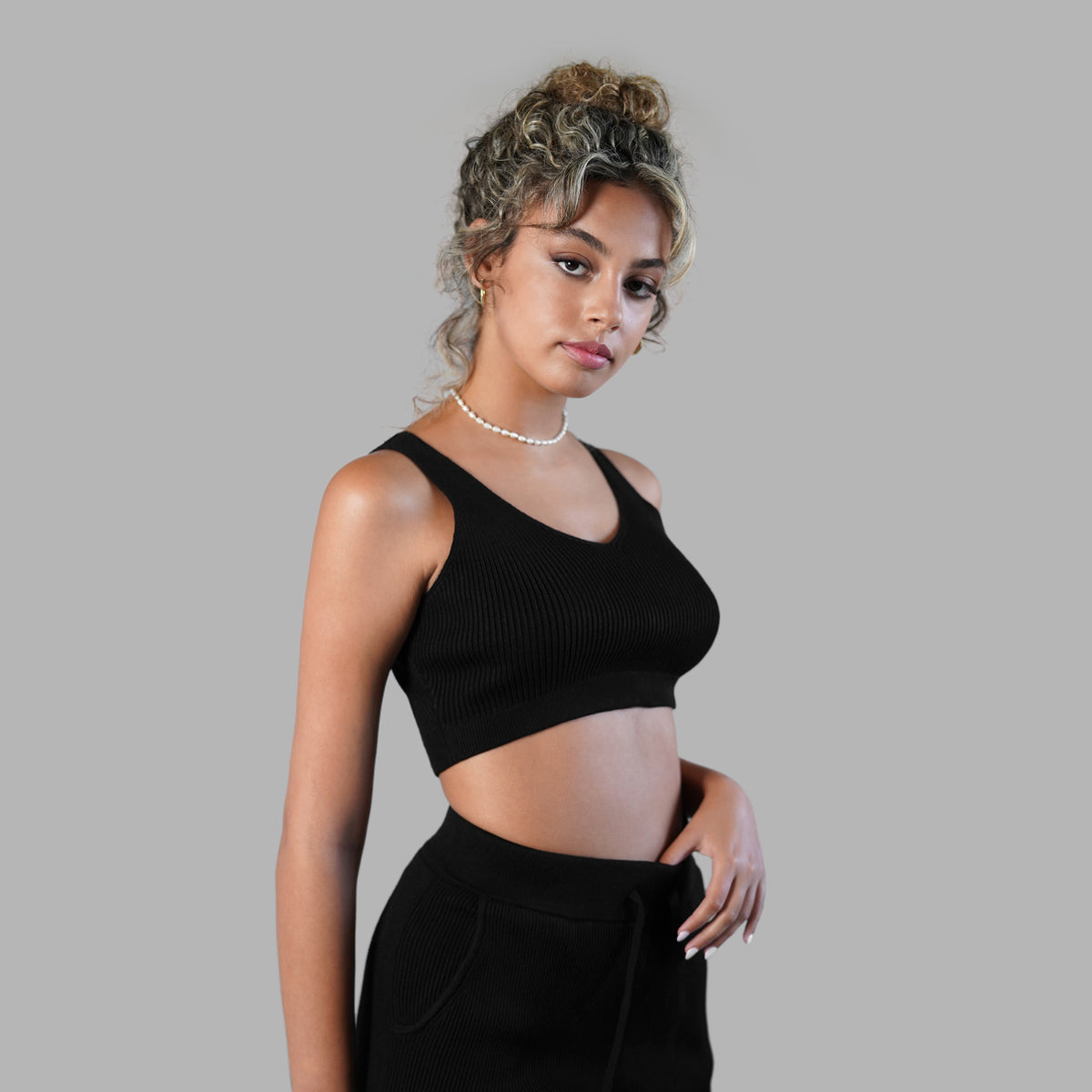 Brassière noire en cachemire